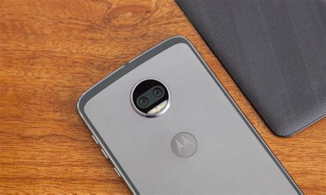 The Motorola Moto Z2 Force Is the Toughest Phone You Can Buy